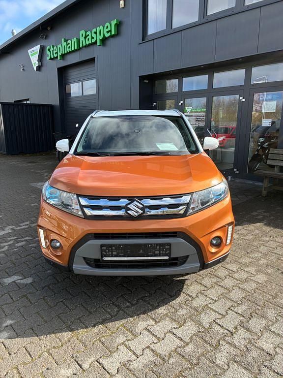 Gebraucht Suzuki Vitara Comfort 120 PS (88 kW) 2016 Orange SUV