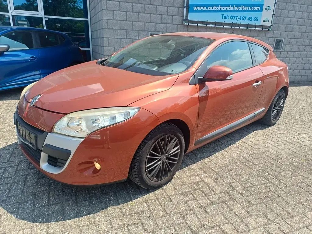 Gebraucht Renault Mégane Coupé Dynamique 131 PS (96 kW) 2010 Orange Coupé