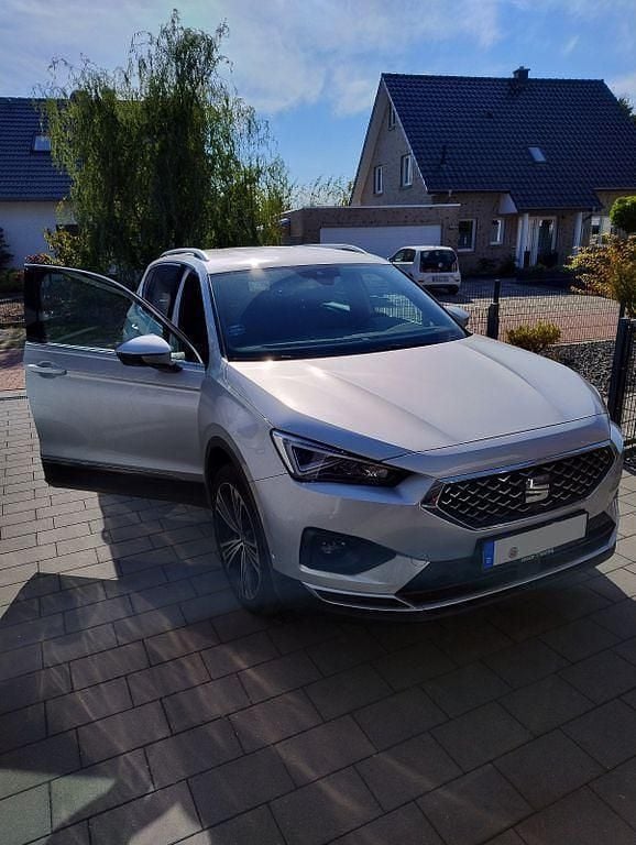 Silber Gebraucht 2021 Seat Tarraco 4Drive SUV | 28.350 € (Superpreis) - Bild 1/4