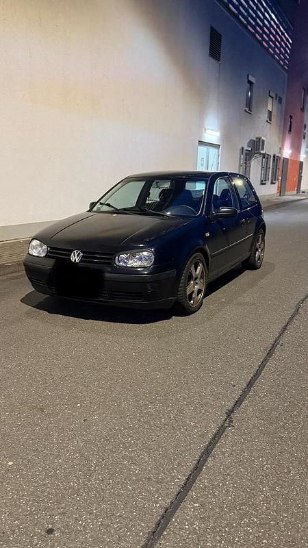 Gebraucht VW Golf IV 75 PS (55 kW) 2002 Schwarz Kleinwagen