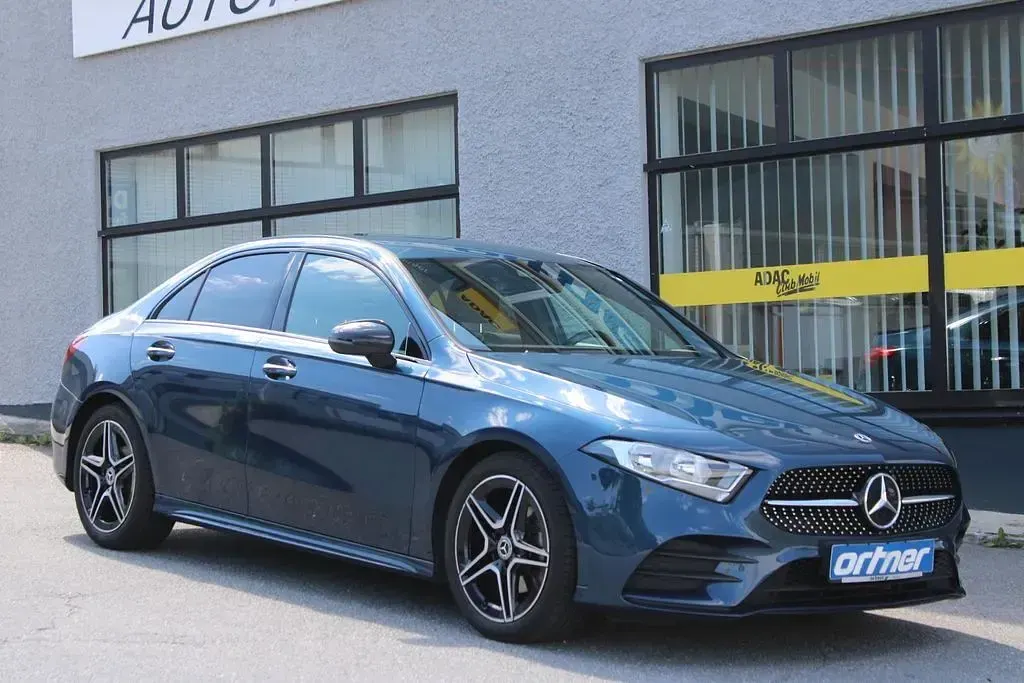 Gebraucht Mercedes A180 AMG 116 PS (85 kW) 2021 Blau Limousine