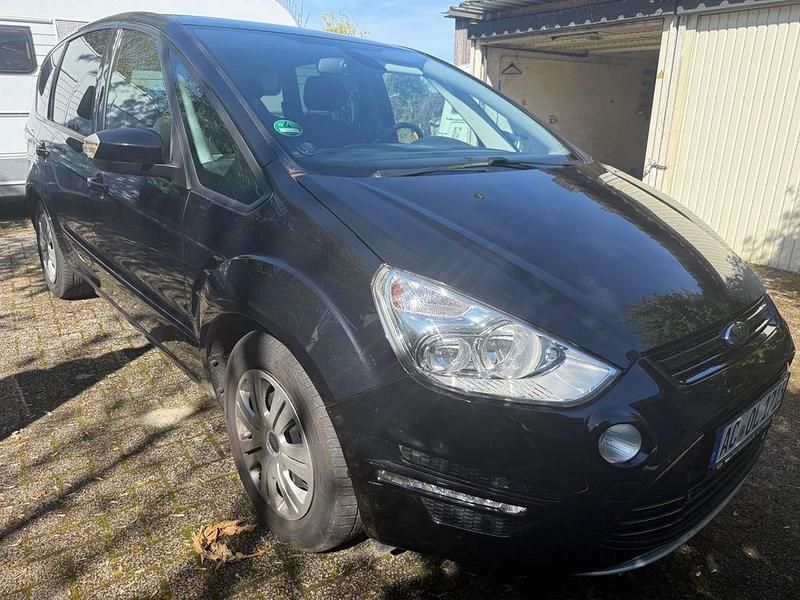 Gebraucht Ford S-MAX Titanium 140 PS (102 kW) 2015 Schwarz Van / Kleinbus