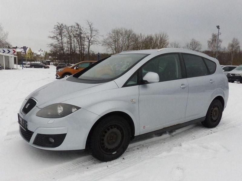 Silber Gebraucht 2011 Seat Altea XL Copa Van / Kleinbus | 4.989 € (Fairer Preis) - Bild 1/4