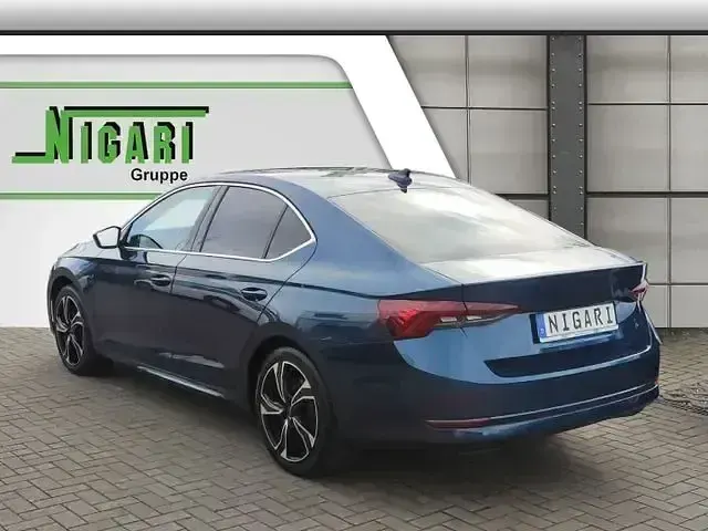 Gebraucht Skoda Octavia First Edition 150 PS (110 kW) 2020 Blau Limousine