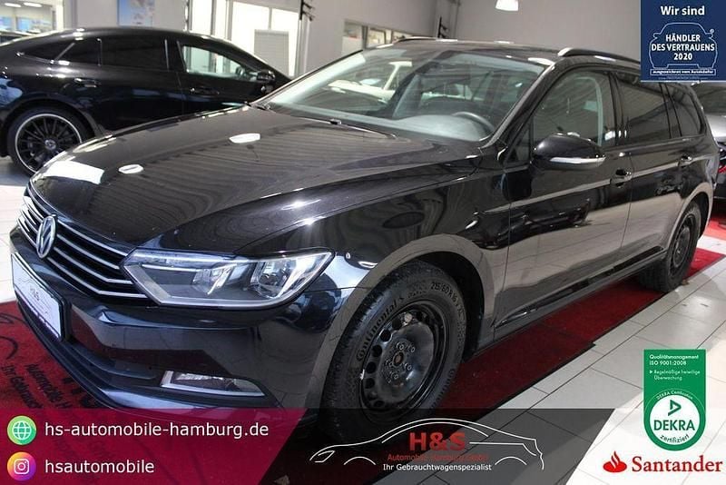 Gebraucht VW Passat Trendline 120 PS (88 kW) 2016 Deep black perleffekt Kombi