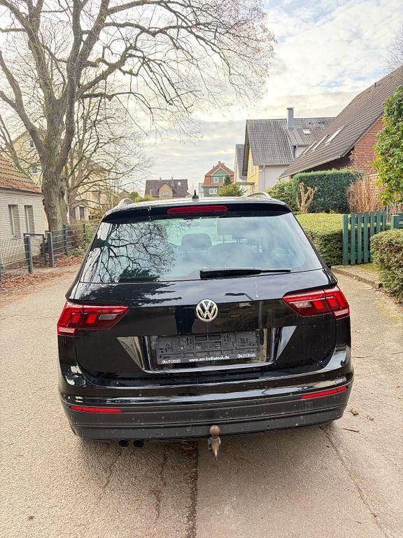 Gebraucht VW Tiguan Highline 150 PS (110 kW) 2016 Schwarz SUV