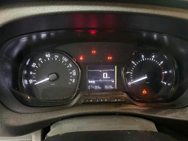 Gebraucht Opel Vivaro 105 PS (77 kW) 2022 Rot Van / Kleinbus