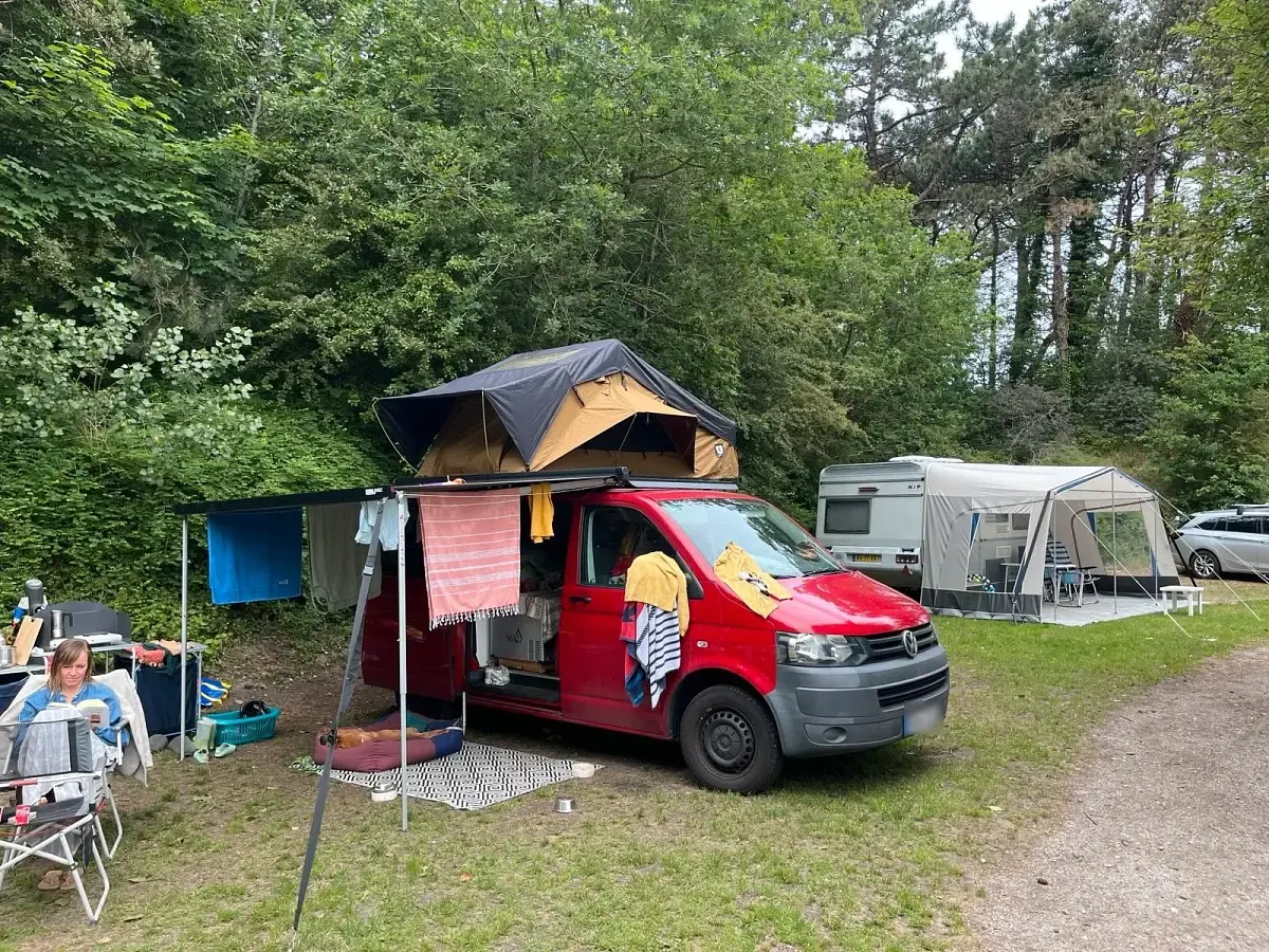 Gebraucht VW Caravelle 105 PS (77 kW) 2012 Rot Van