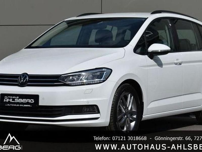 Pure white Gebraucht 2023 VW Touran Van / Kleinbus | 30.900 € (Fairer Preis) - Bild 1/4