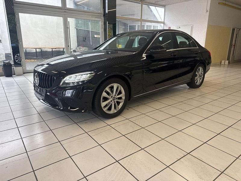 Schwarz Gebraucht 2019 Mercedes C180 Limousine | 18.950 € (Superpreis) - Bild 1/4