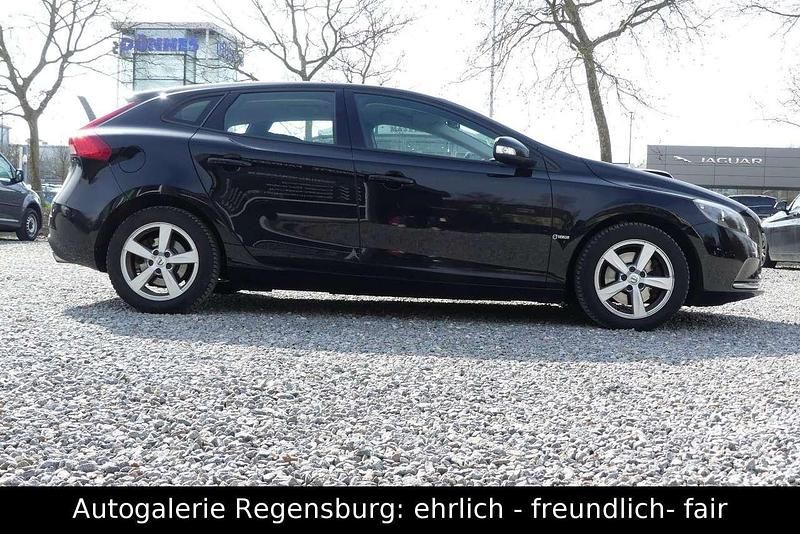 Second-hand Volvo V40 150 CP (110 kW) 2013 Negru Berlinǎ