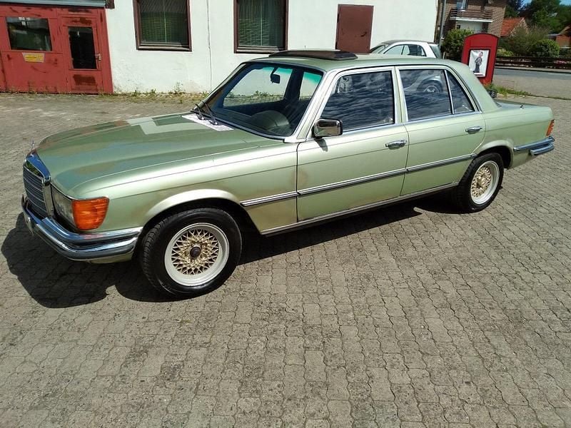 Grün Gebraucht 1979 Mercedes 350 SE Limousine | 8.999 € - Bild 1/4
