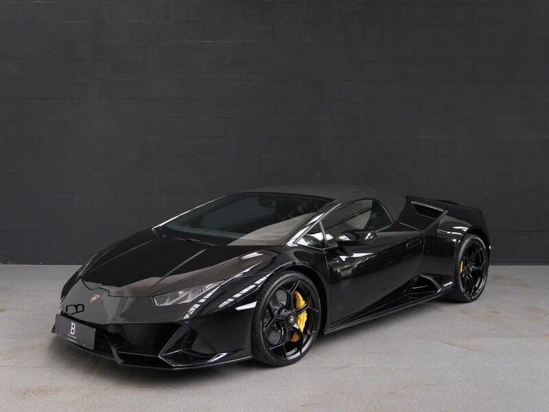 Usata Lamborghini Huracán 640 CV (470 kW) 2024 Nero Cabrio
