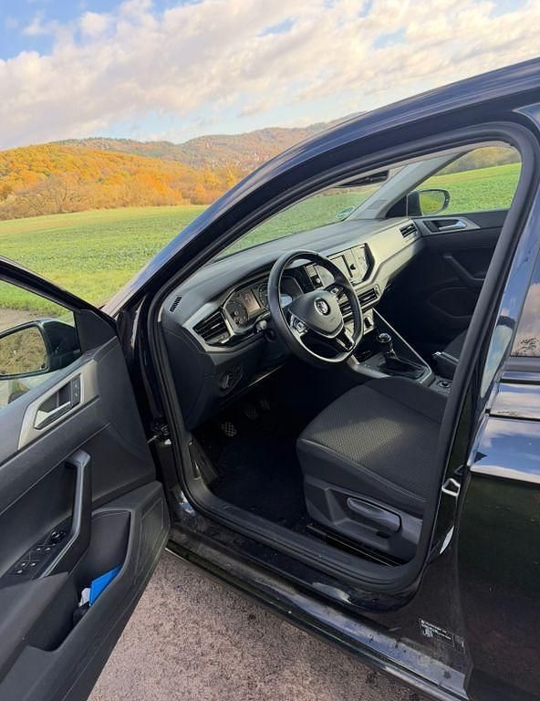 Gebraucht VW Polo Comfortline 75 PS (55 kW) 2017 Schwarz Limousine