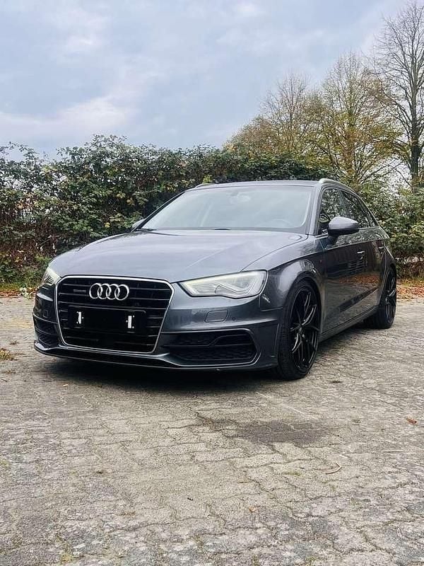 Grau Gebraucht 2014 Audi A3 Ambition Kleinwagen | 11.500 € (Superpreis) - Bild 1/4