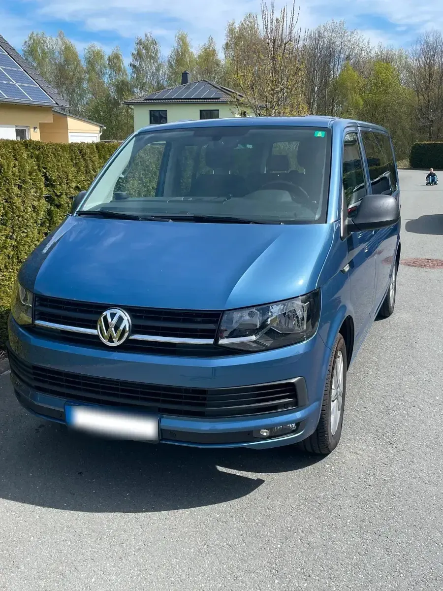Gebraucht VW Multivan 150 PS (110 kW) 2018 Blau Van / Kleinbus