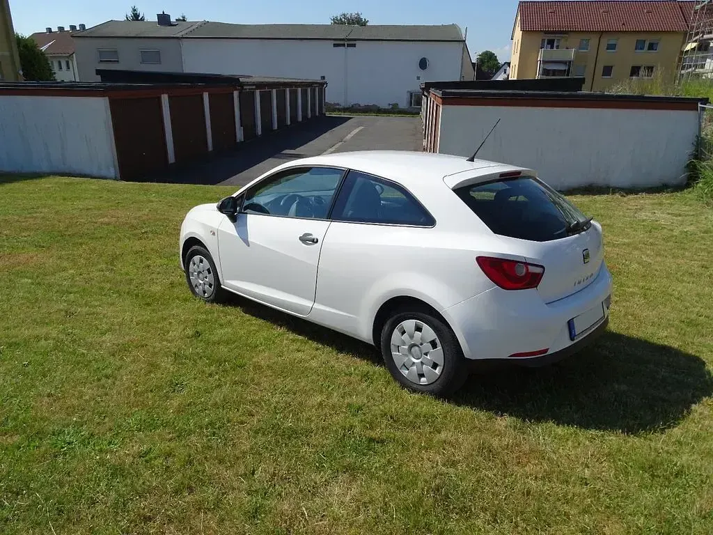 Gebraucht Seat Ibiza SC 60 PS (44 kW) 2009 Weiß Kleinwagen