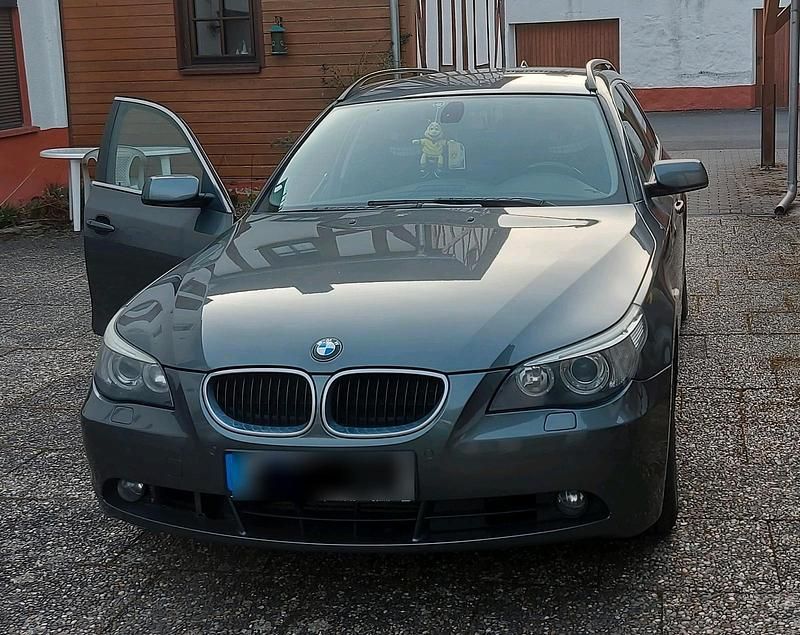 Gebraucht BMW 525 177 PS (130 kW) 2005 Grau Kombi