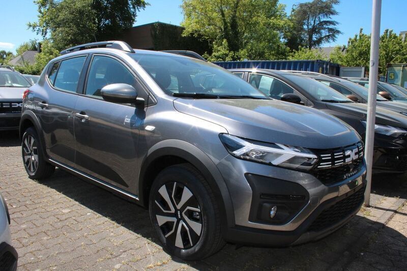 Neu Dacia Sandero Expression 91 PS (66 kW) 2025 Grau Kleinwagen