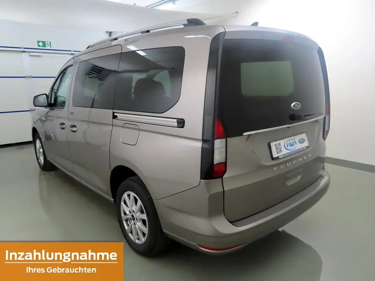 Gebraucht Ford Tourneo Connect Titanium 114 PS (83 kW) 2024 Silber Van / Kleinbus
