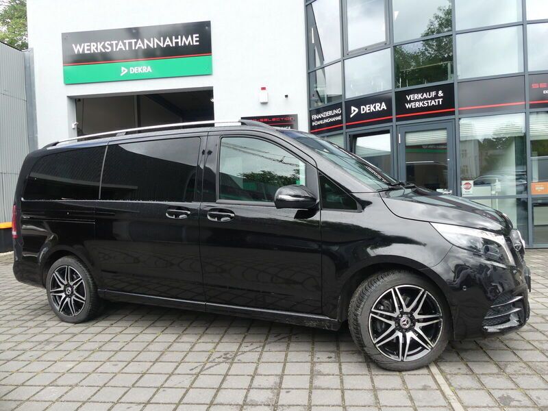 Obsidianschwarz metallic Gebraucht 2024 Mercedes V300 AMG Van / Kleinbus | 71.799 € (Etwas zu teuer) - Bild 1/4