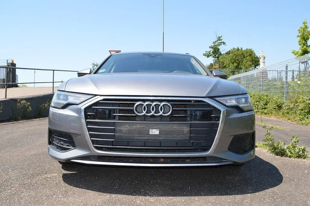 Gebraucht Audi A6 Basis 204 PS (150 kW) 2021 Grau Kombi