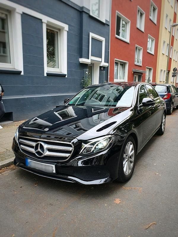 Gebraucht Mercedes E200 150 PS (110 kW) 2018 Schwarz Limousine