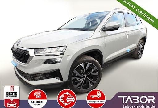 Grau Neu 2025 Skoda Karoq Selection SUV | 35.488 € (Fairer Preis) - Bild 1/2
