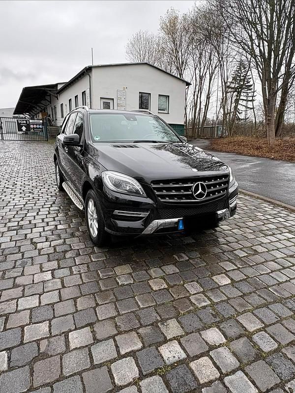 Gebraucht Mercedes ML350 258 PS (189 kW) 2013 Schwarz SUV