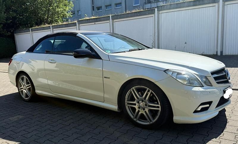 Gebraucht Mercedes E350 AMG 231 PS (169 kW) 2011 Weiß Cabrio