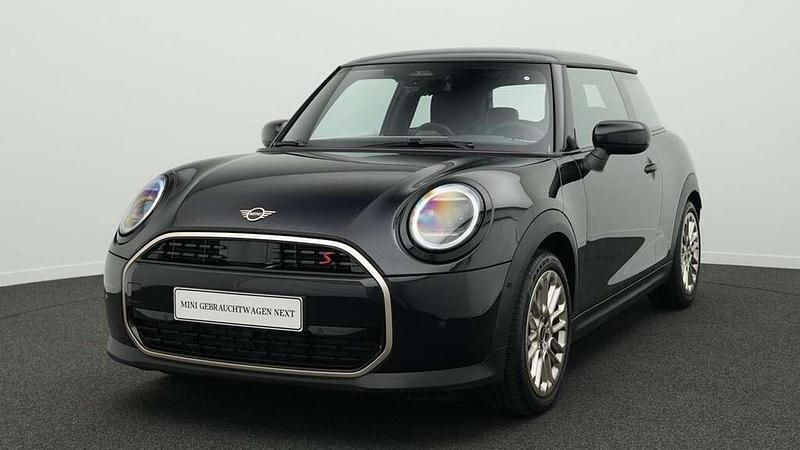 Schwarz Gebraucht 2024 Mini Cooper S Favoured Kleinwagen | 28.397 € (Superpreis) - Bild 1/4
