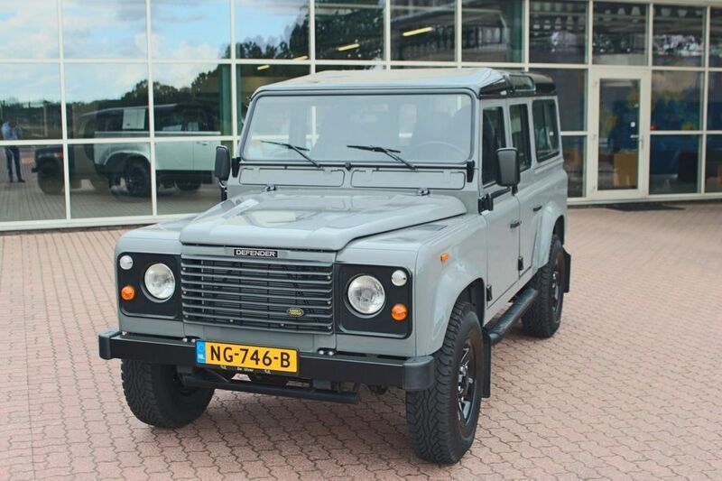Gebraucht Land Rover Defender 133 PS (97 kW) 1990 Grau SUV