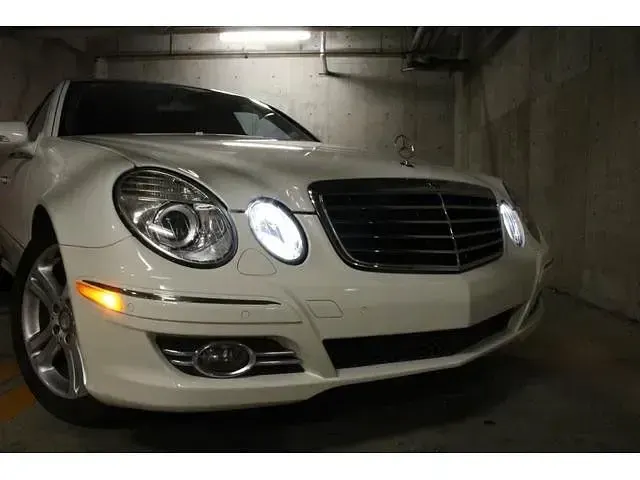 Gebraucht Mercedes E350 Avantgarde 272 PS (200 kW) 2008 Weiß Limousine