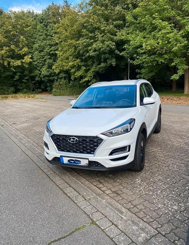 Weiß Gebraucht 2019 Hyundai Tucson SUV | 14.900 € (Guter Preis) - Bild 1/4