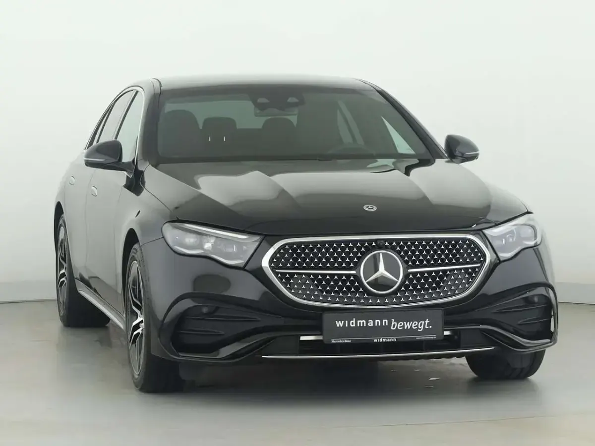 Gebraucht Mercedes E300 AMG line 313 PS (230 kW) 2025 Obsidianschwarz metallic Limousine