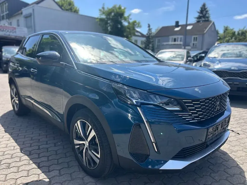 Gebraucht Peugeot 3008 Allure 131 PS (96 kW) 2022 Blau SUV