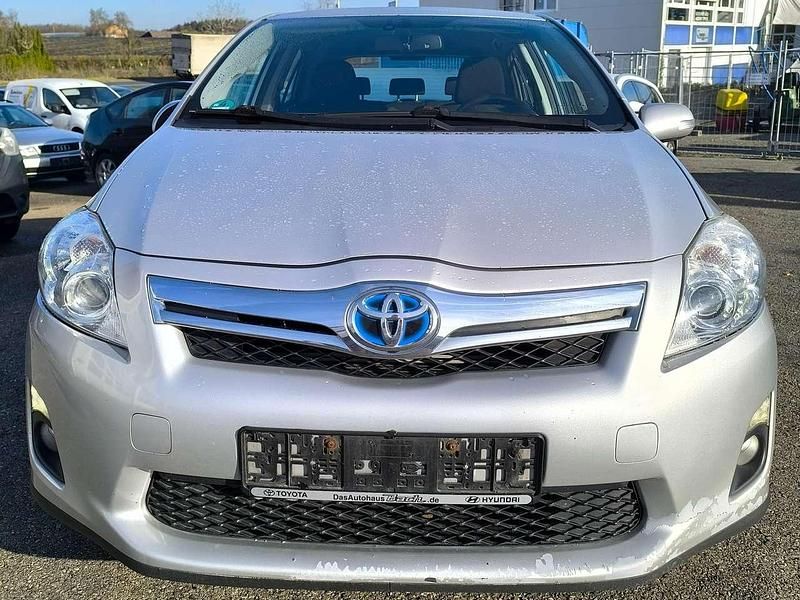 Silver metallic Gebraucht 2012 Toyota Auris Hybrid Executive Kleinwagen | 4.800 € (Fairer Preis) - Bild 1/4