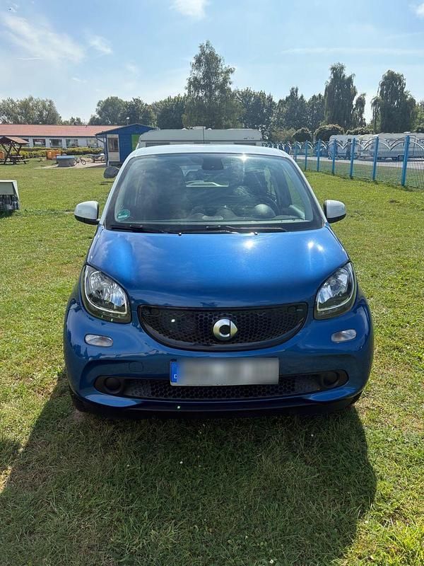 Weiß Gebraucht 2018 Smart ForFour Kleinwagen | 12.200 € (Fairer Preis) - Bild 1/4
