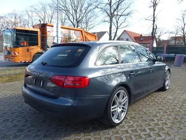 Używany Audi A4 S-Line 160 KM (117 kW) 2008 Szary Kombi