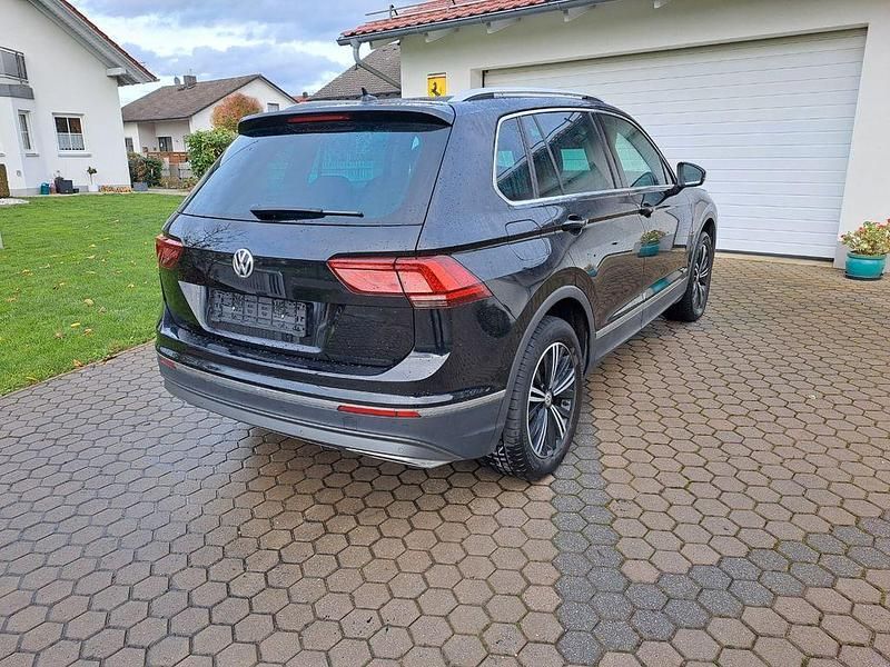 Gebraucht VW Tiguan Highline 239 PS (175 kW) 2019 Deep black perleffekt SUV