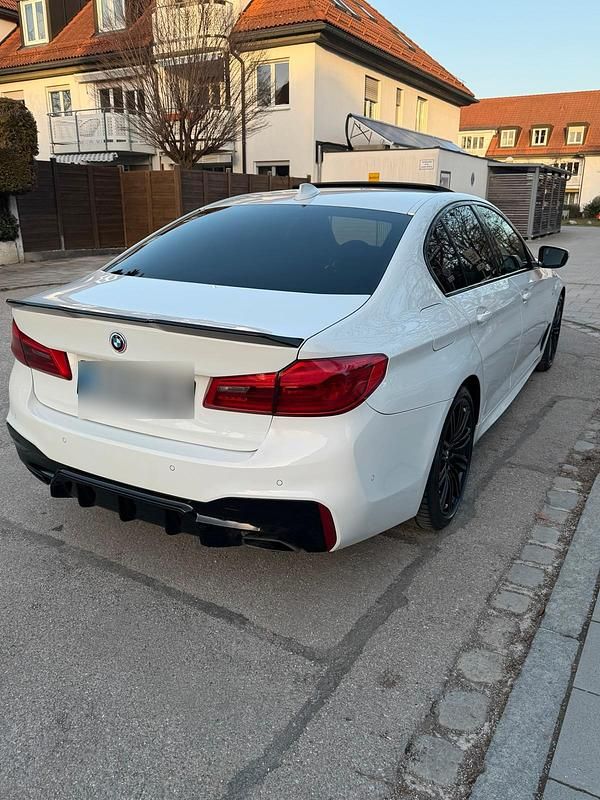 Gebraucht BMW 530 M Sport 252 PS (185 kW) 2017 Weiß Limousine