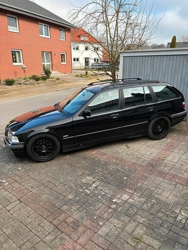 Gebraucht BMW 323 170 PS (125 kW) 1997 Schwarz Kombi