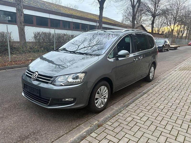 Grau Gebraucht 2012 VW Sharan Van / Kleinbus | 9.850 € (Guter Preis) - Bild 1/4