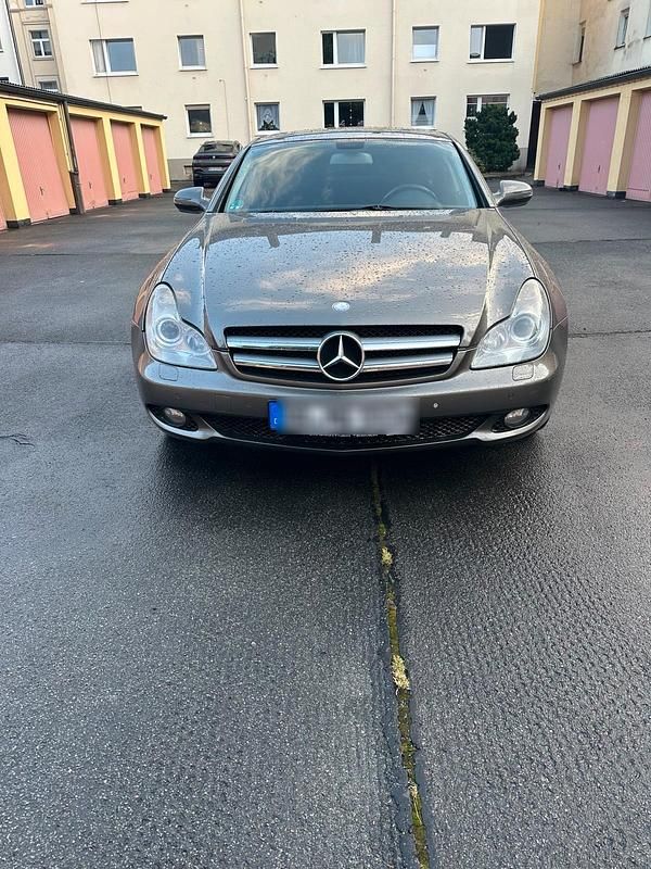 Grau Gebraucht 2009 Mercedes CLS350 Limousine | 6.500 € (Fairer Preis) - Bild 1/4
