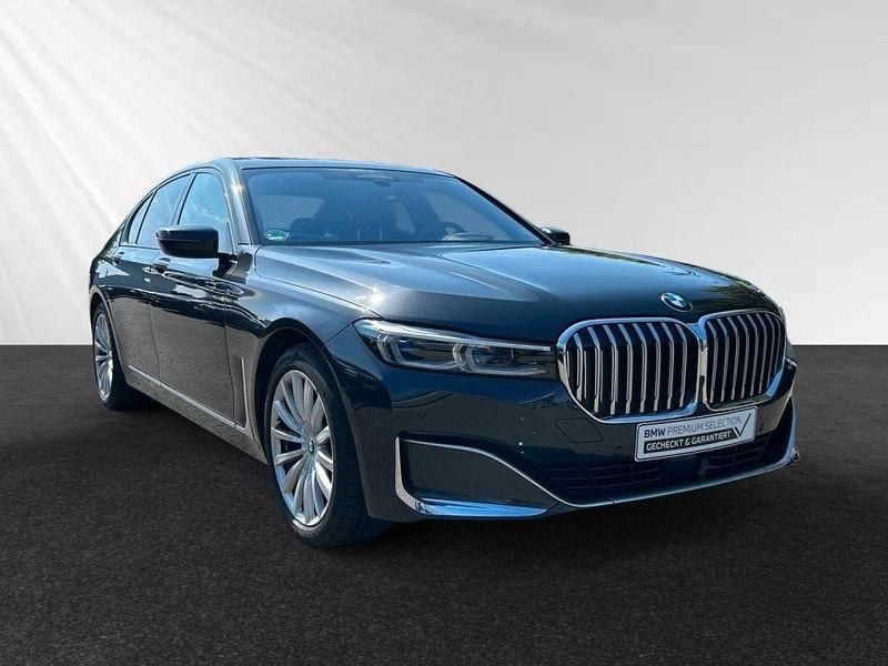 Grau Gebraucht 2021 BMW 730 Efficient Dynamics Limousine | 49.950 € (Guter Preis) - Bild 1/4