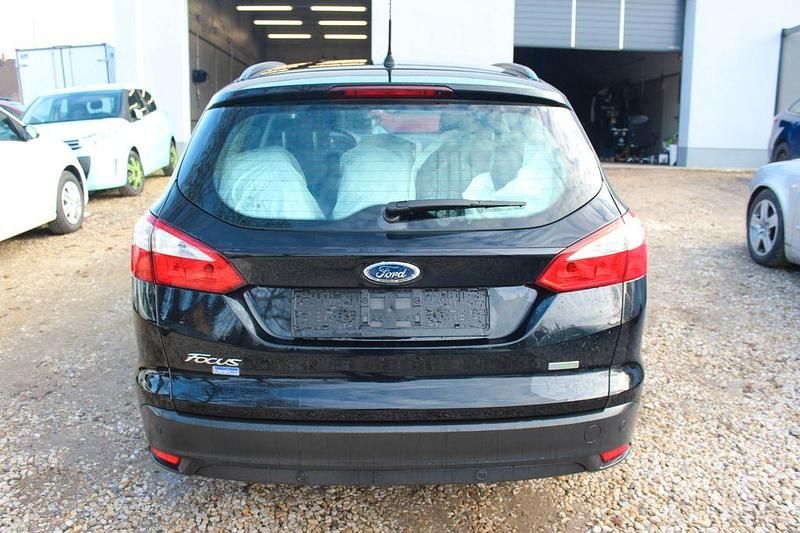 Gebraucht Ford Focus SYNC Edition 125 PS (91 kW) 2014 Schwarz Limousine