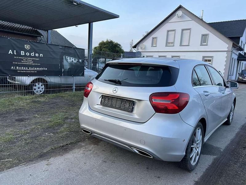 Gebraucht Mercedes A200 136 PS (100 kW) 2015 Polarsilber  metalliclack Kleinwagen