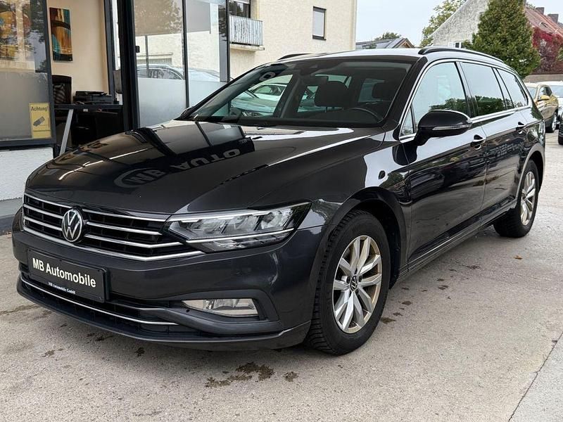 Grau Gebraucht 2021 VW Passat Business Kombi | 14.900 € (Etwas zu teuer) - Bild 1/4