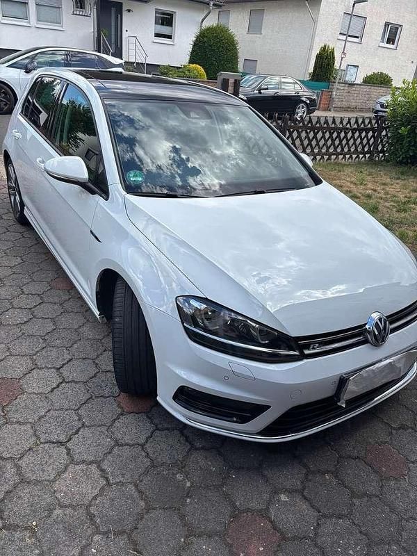 Weiß Gebraucht 2016 VW Golf VII Limousine | 12.500 € (Superpreis) - Bild 1/4