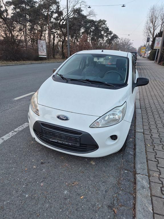 Weiß Gebraucht 2011 Ford Ka Trend Kleinwagen | 2.900 € (Fairer Preis) - Bild 1/2